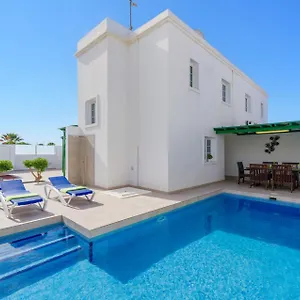 villa-togio-by-villa-plus.puertodelcarmen-hotels.org/
